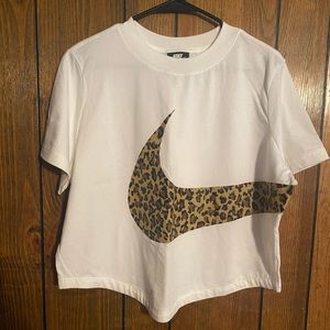 NWOT Nike Crop Top